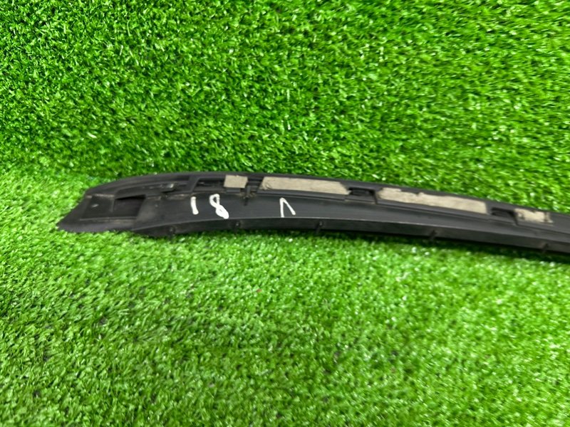 Молдинг лобового стекла, 2000 рублей, Москва