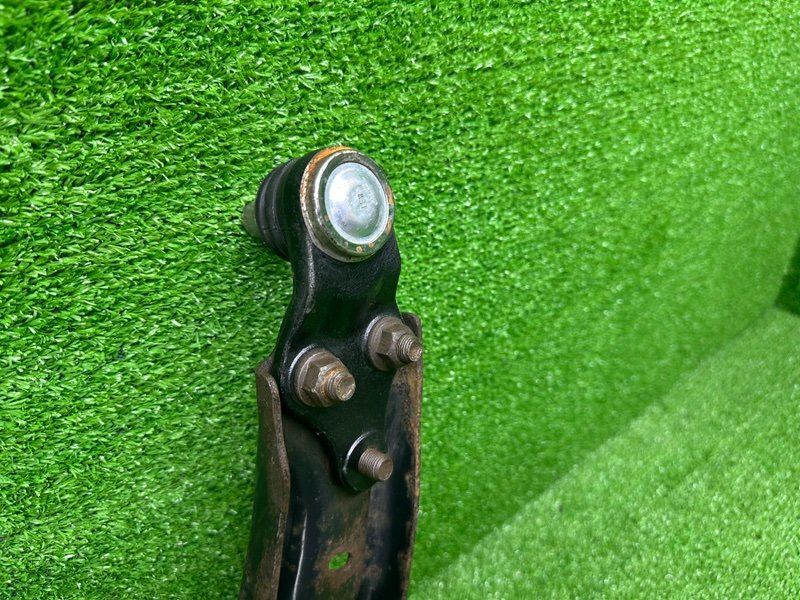 Рычаг передний правый, 2000 рублей, Москва