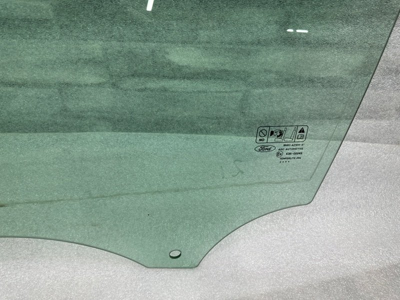 Стекло двери передней левой, 1200 рублей, Москва