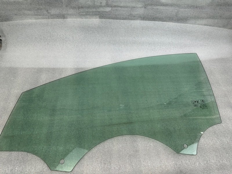 Стекло двери передней левой, 1200 рублей, Москва