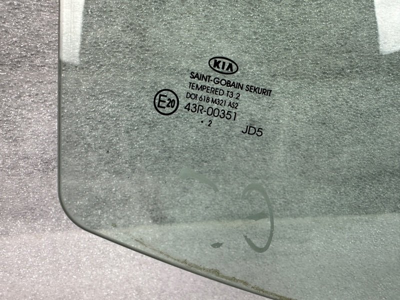 Стекло двери задней правой, 1500 рублей, Москва