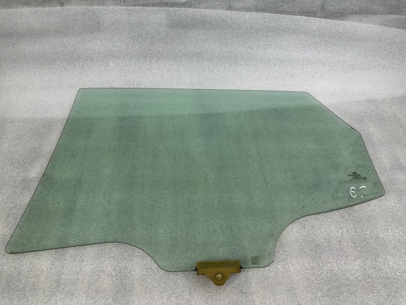 Стекло двери задней правой, 1500 рублей, Москва