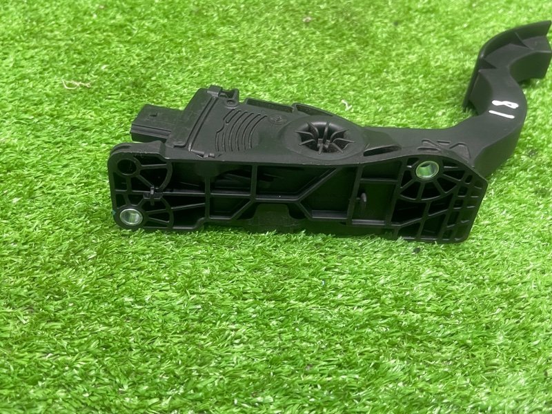 Педаль газа, 800 рублей, Москва