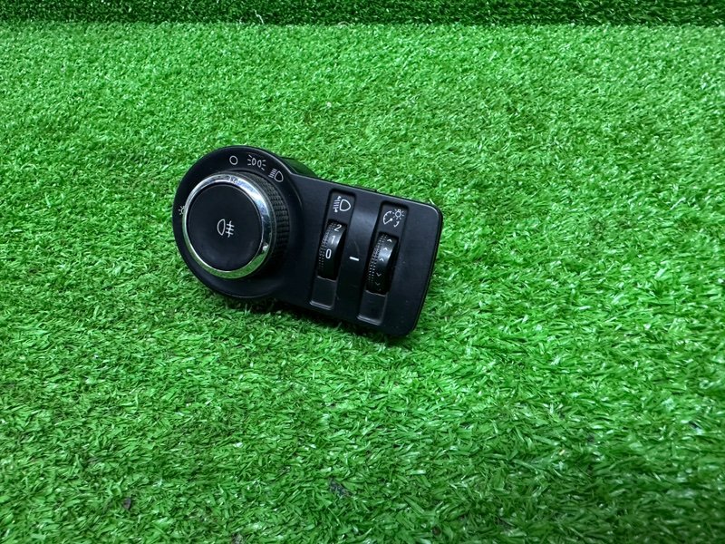 Переключатель света фар, 1000 рублей, Москва