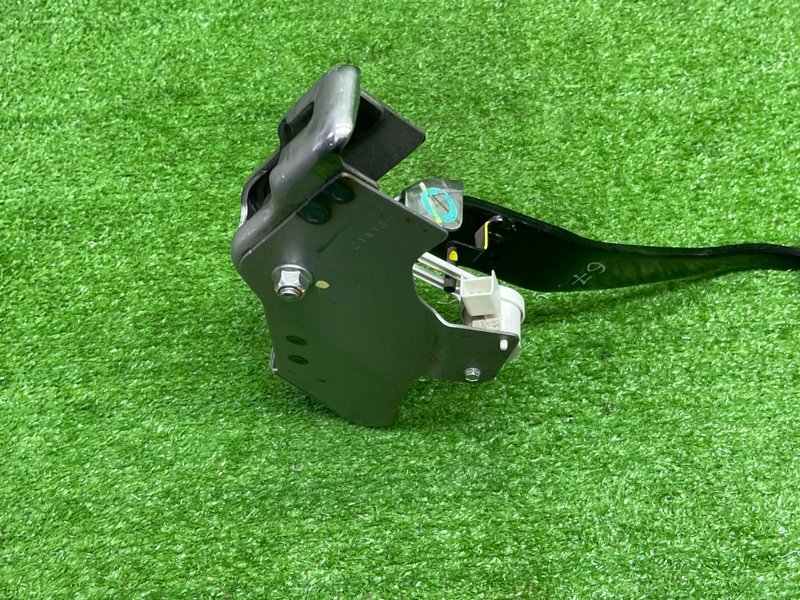 Педаль тормоза, 2500 рублей, Москва