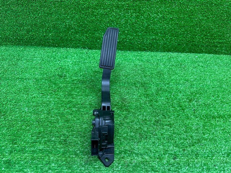 Педаль газа, 1500 рублей, Москва