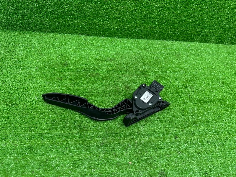 Педаль газа, 1500 рублей, Москва