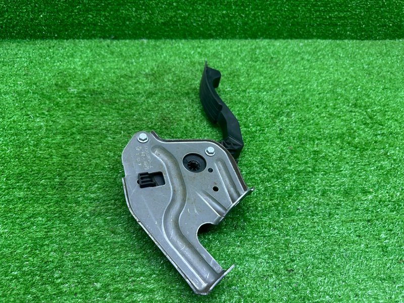 Педаль газа, 1500 рублей, Москва