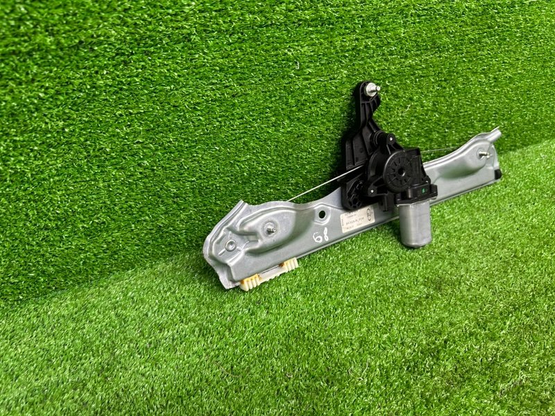 Стеклоподъемник задний, 2000 рублей, Москва