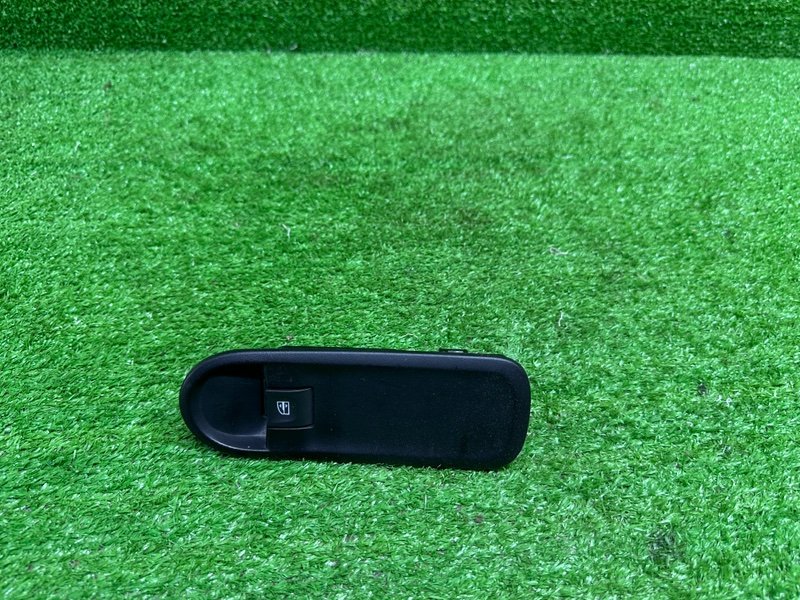 Кнопка стеклоподъемника, 500 рублей, Москва