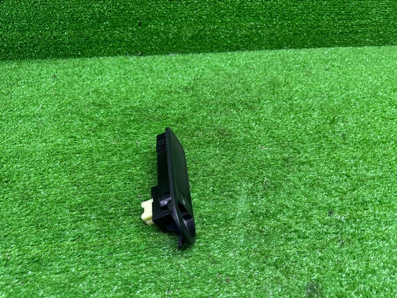 Кнопка стеклоподъемника, 500 рублей, Москва