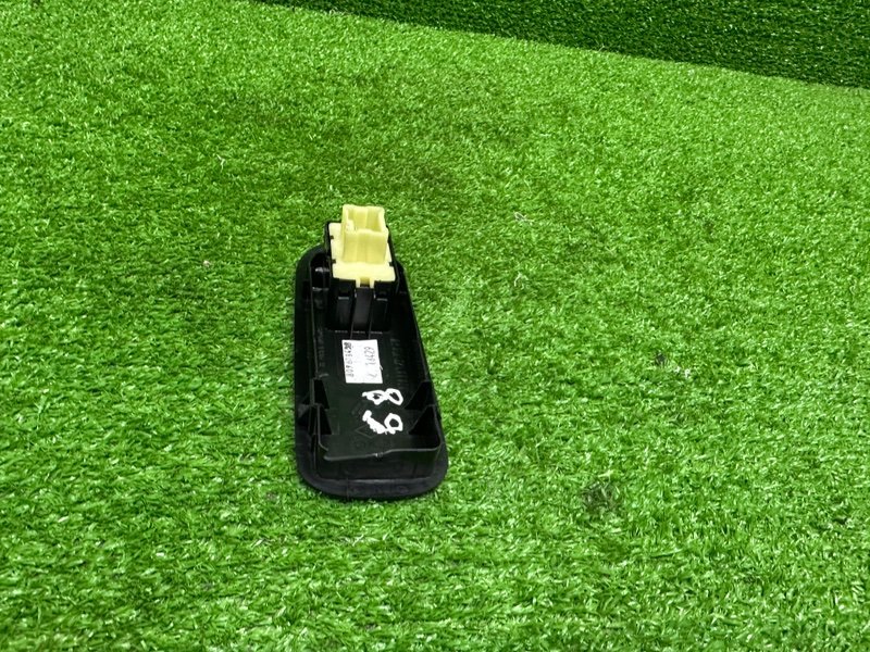 Кнопка стеклоподъемника, 500 рублей, Москва