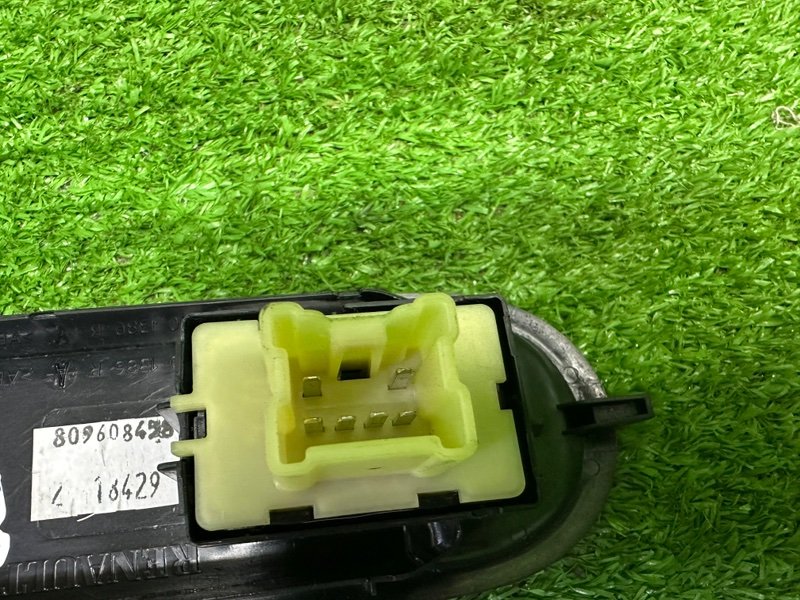 Кнопка стеклоподъемника, 500 рублей, Москва