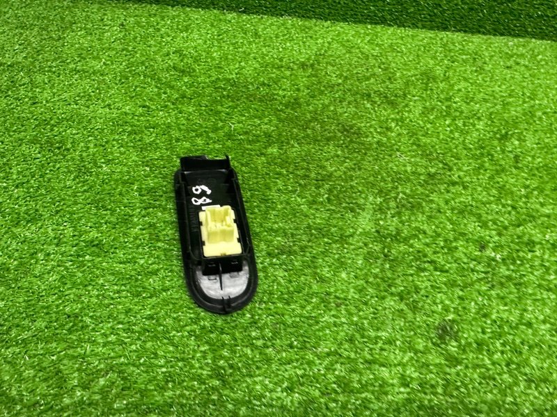 Кнопка стеклоподъемника, 500 рублей, Москва