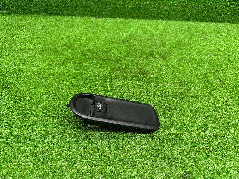 Кнопка стеклоподъемника, 500 рублей, Москва