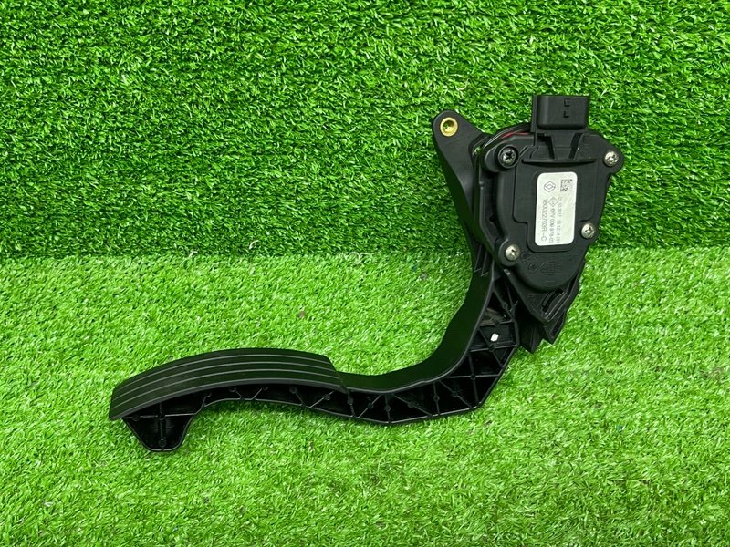 Педаль газа, 1000 рублей, Москва