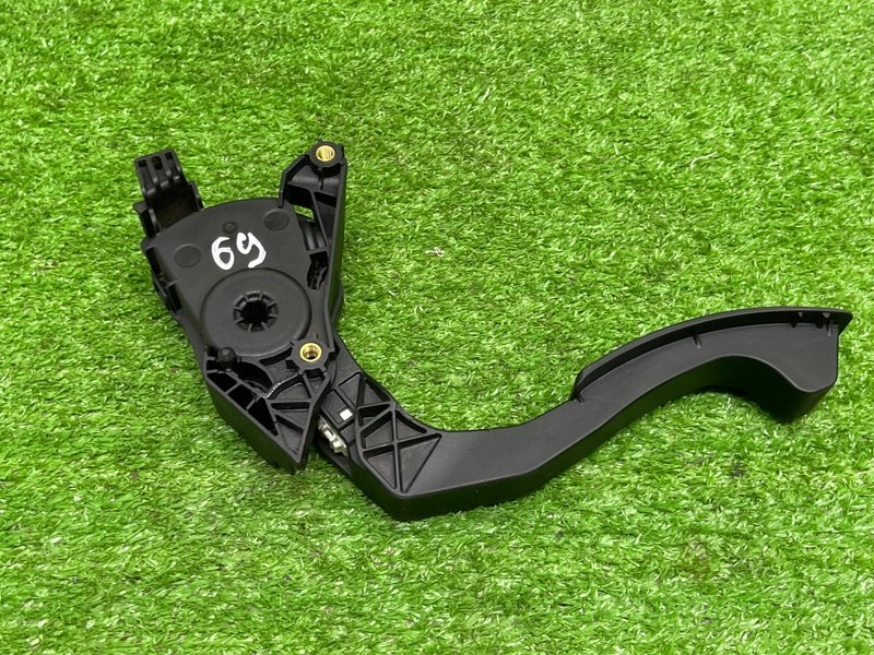 Педаль газа, 1000 рублей, Москва