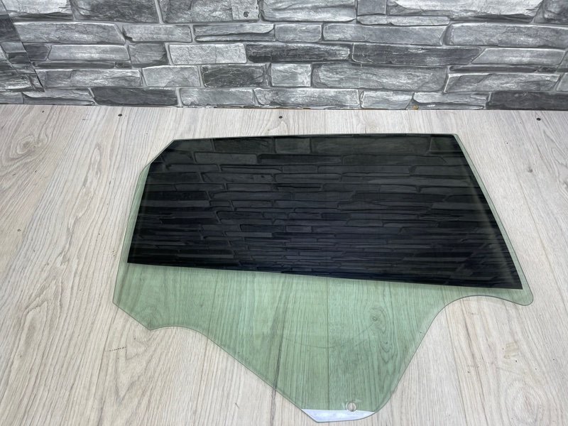 Стекло двери задней правой, 1400 рублей, Москва