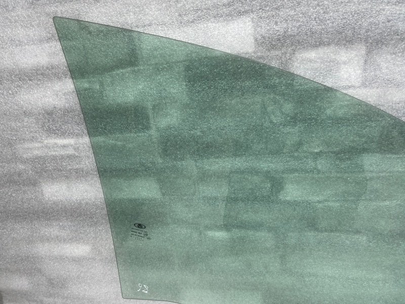 Стекло двери передней левой, 2500 рублей, Москва