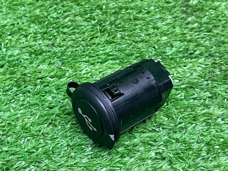 Разъем (USB/AUX), 2000 рублей, Москва