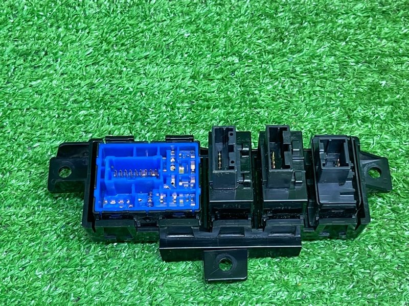 Блок кнопок, 2000 рублей, Москва