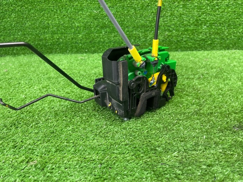 Замок двери передней левой, 2500 рублей, Москва