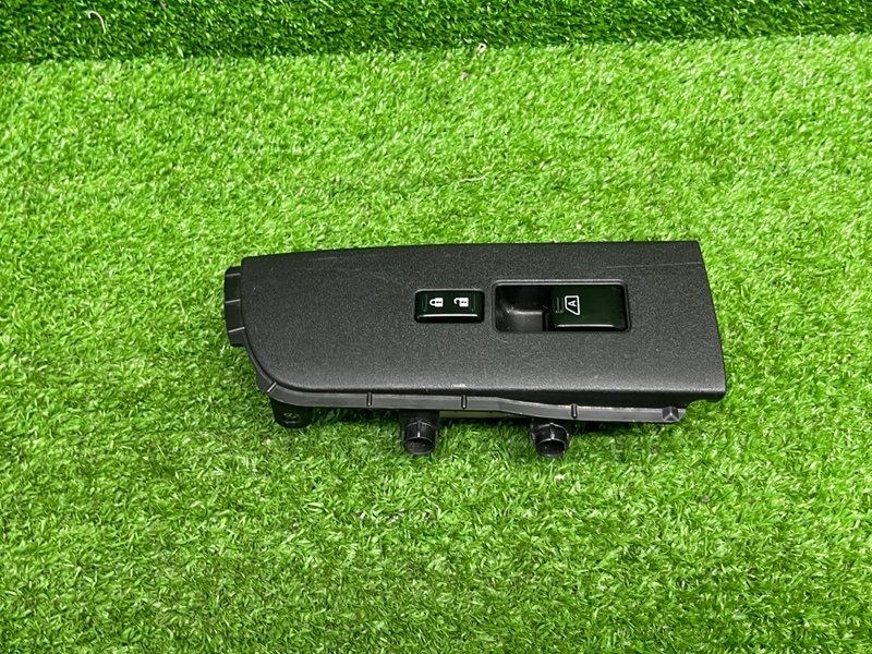 Кнопка стеклоподъемника, 2000 рублей, Москва