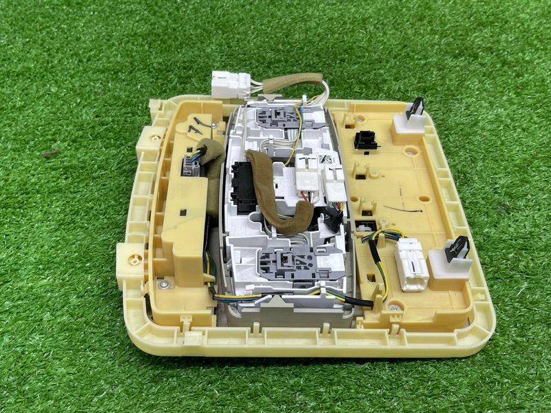 Плафон салонный, 1000 рублей, Москва