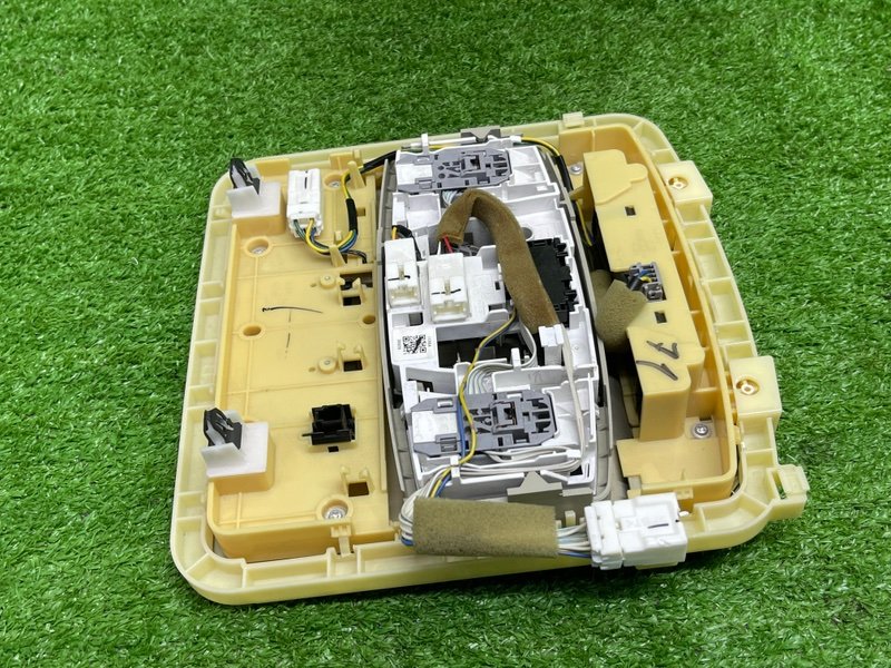 Плафон салонный, 1000 рублей, Москва