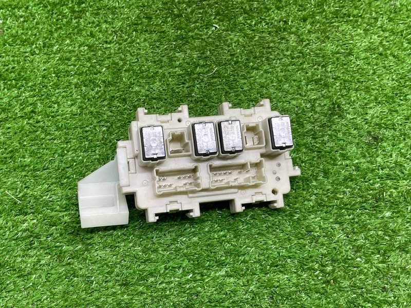 Блок предохранителей салонный, 1000 рублей, Москва