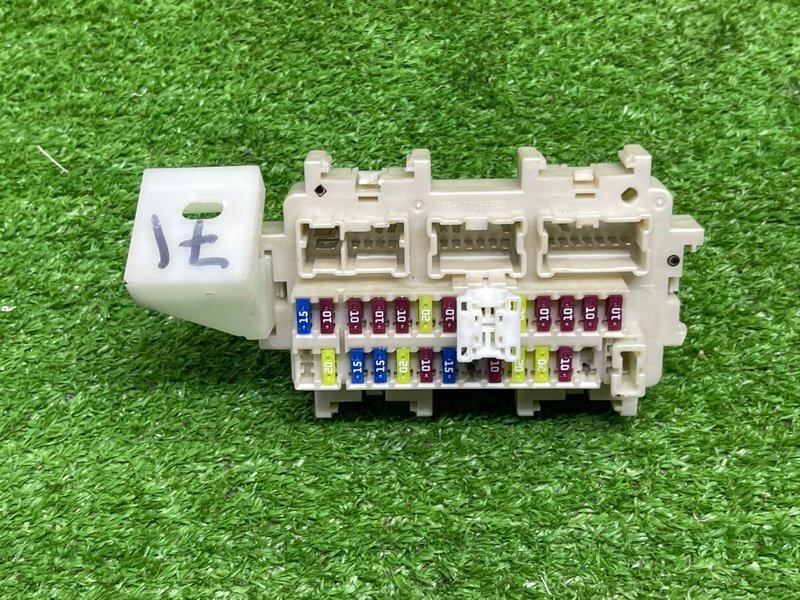 Блок предохранителей салонный, 1000 рублей, Москва