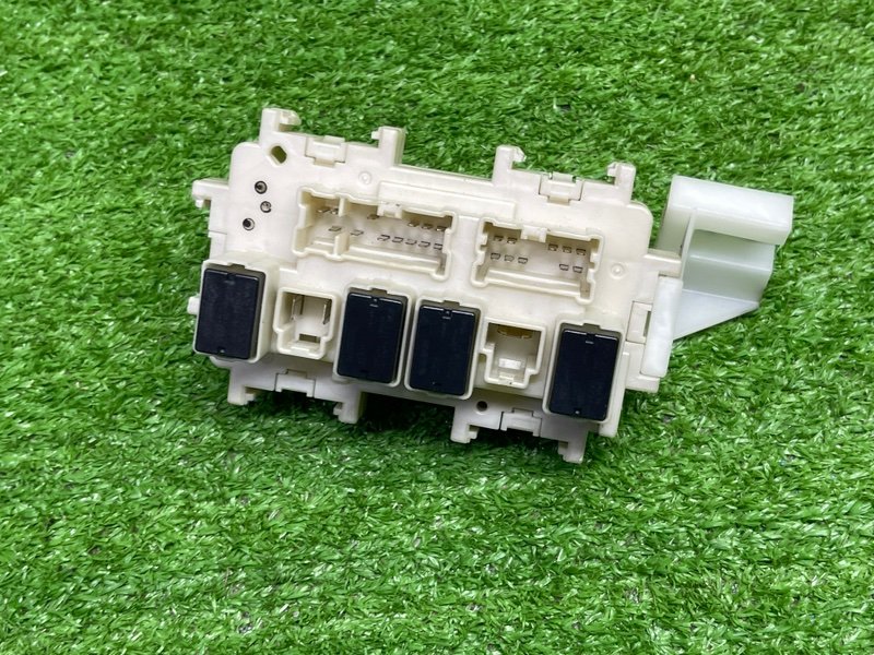 Блок предохранителей салонный, 1000 рублей, Москва