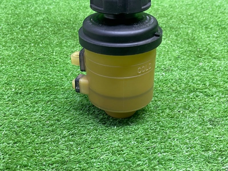 Бачок гидроусилителя руля, 1000 рублей, Москва