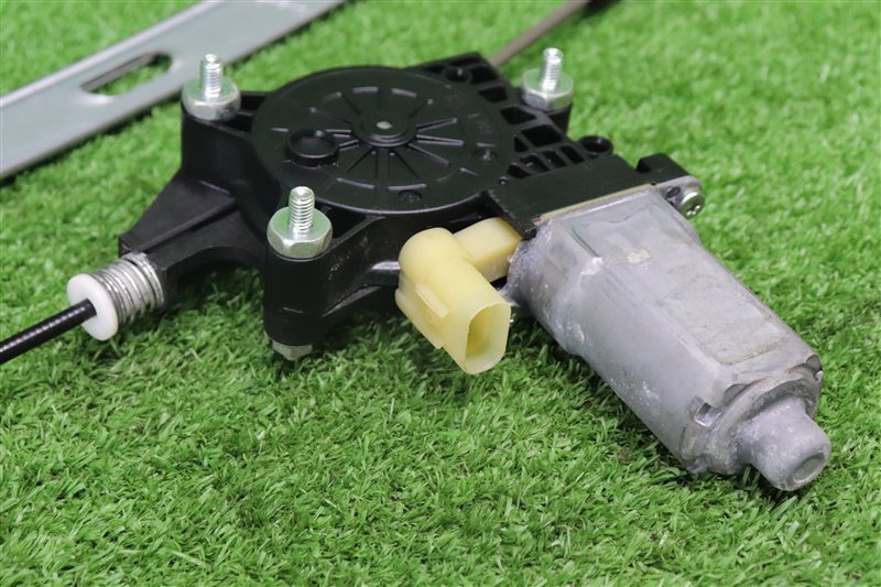 Стеклоподъемник задний, 1000 рублей, Москва