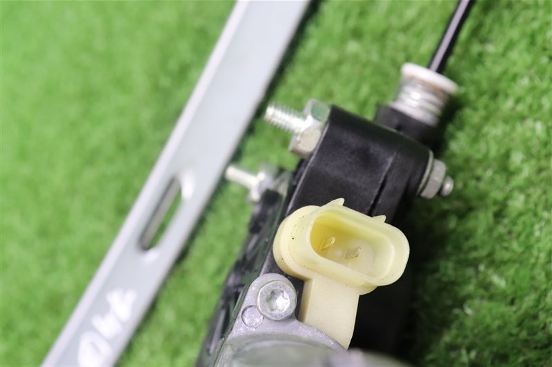 Стеклоподъемник задний, 1000 рублей, Москва