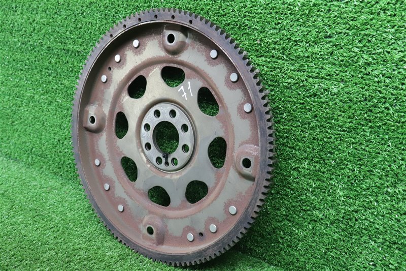 Маховик, 2000 рублей, Москва