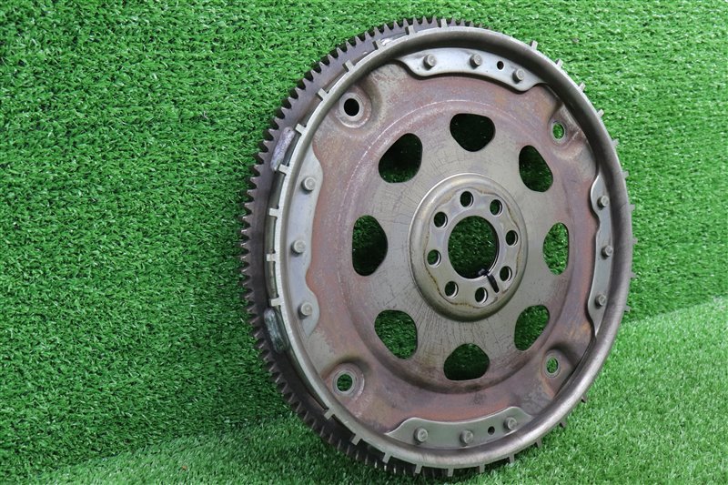 Маховик, 2000 рублей, Москва