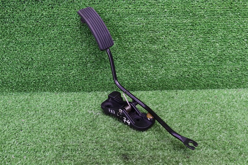 Педаль газа, 1000 рублей, Москва