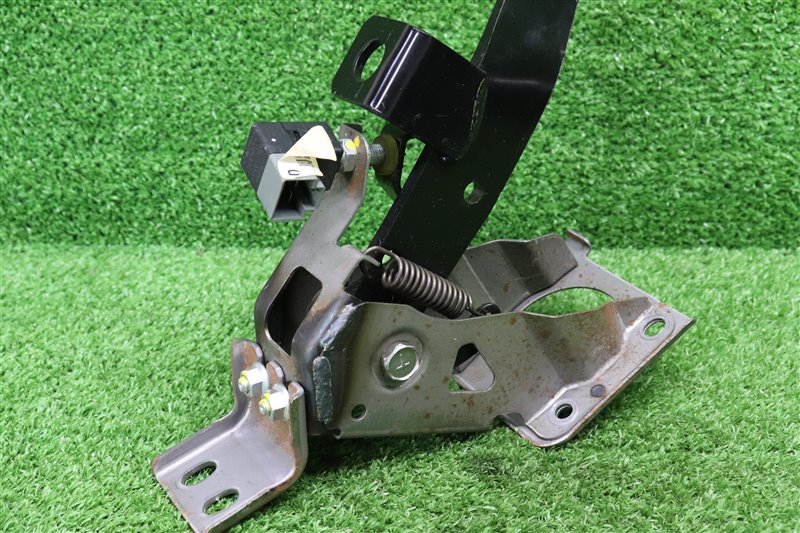 Педаль тормоза, 1000 рублей, Москва