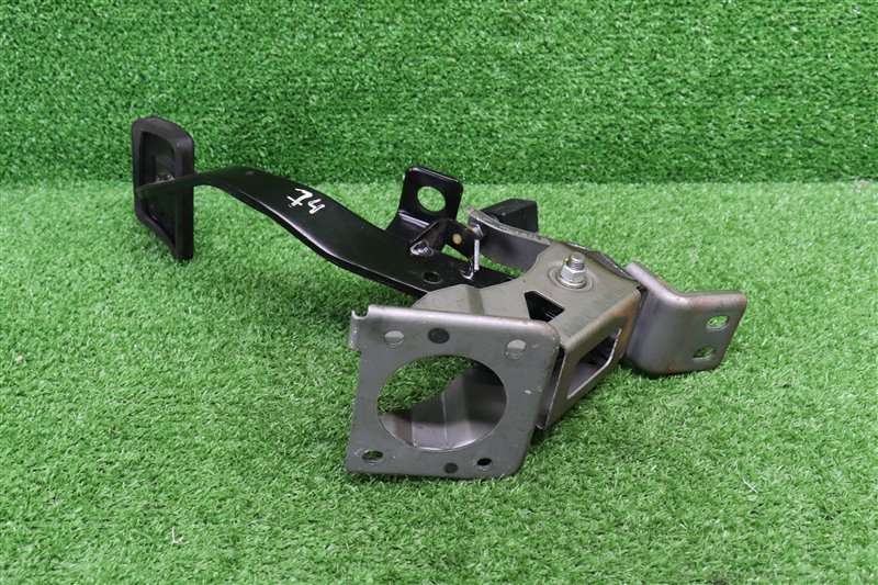 Педаль тормоза, 1000 рублей, Москва