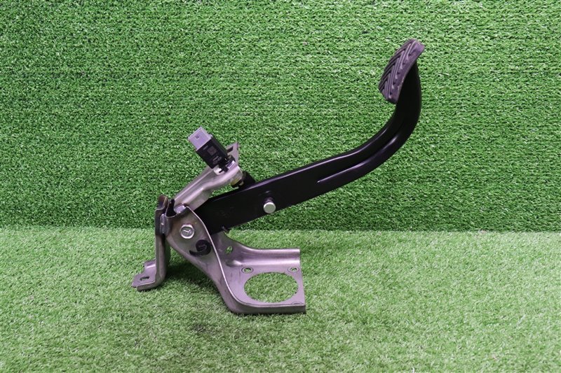 Педаль тормоза, 1000 рублей, Москва