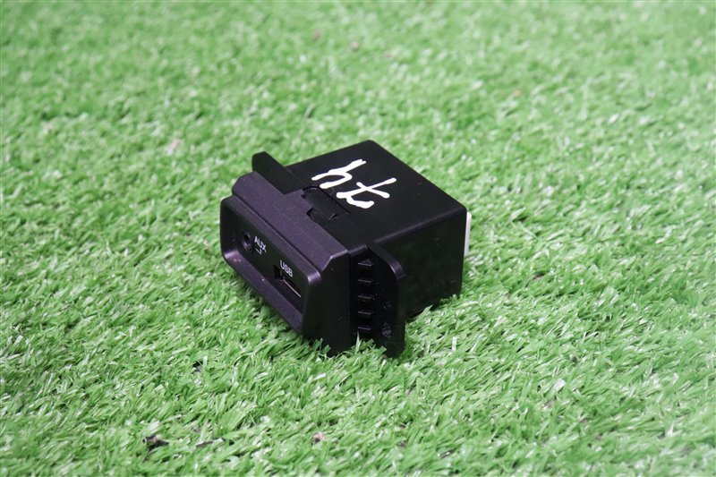 Разъем (USB/AUX), 1000 рублей, Москва