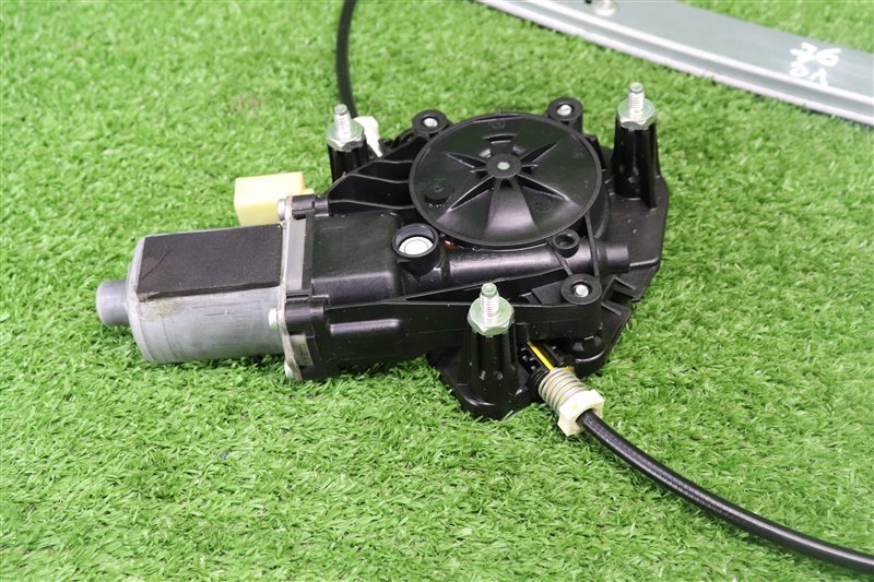 Стеклоподъемник задний, 1600 рублей, Москва