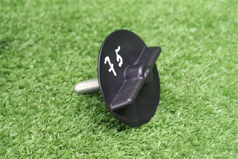 Болт крепления запасного колеса, 800 рублей, Москва