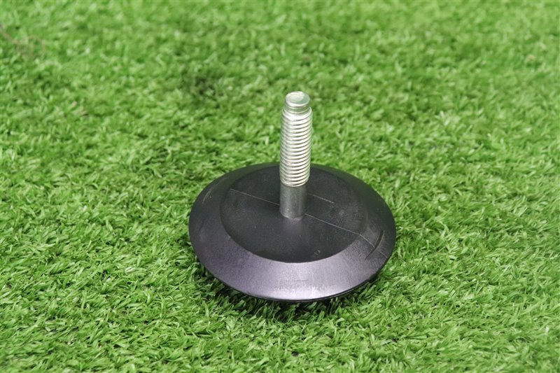 Болт крепления запасного колеса, 800 рублей, Москва