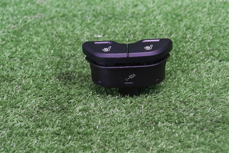 Кнопка обогрева сидений, 1000 рублей, Москва