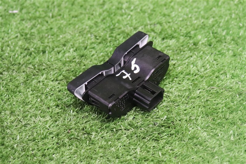 Кнопка обогрева сидений, 1000 рублей, Москва