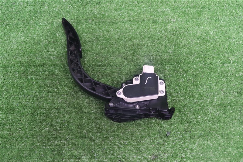 Педаль газа, 1500 рублей, Москва