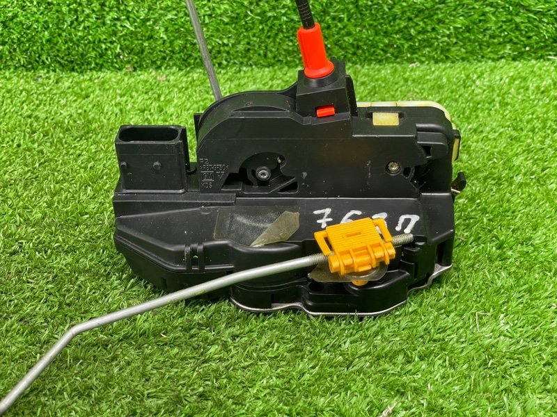 Замок двери задней правой, 2500 рублей, Москва