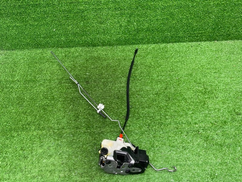 Замок двери задней правой, 2500 рублей, Москва